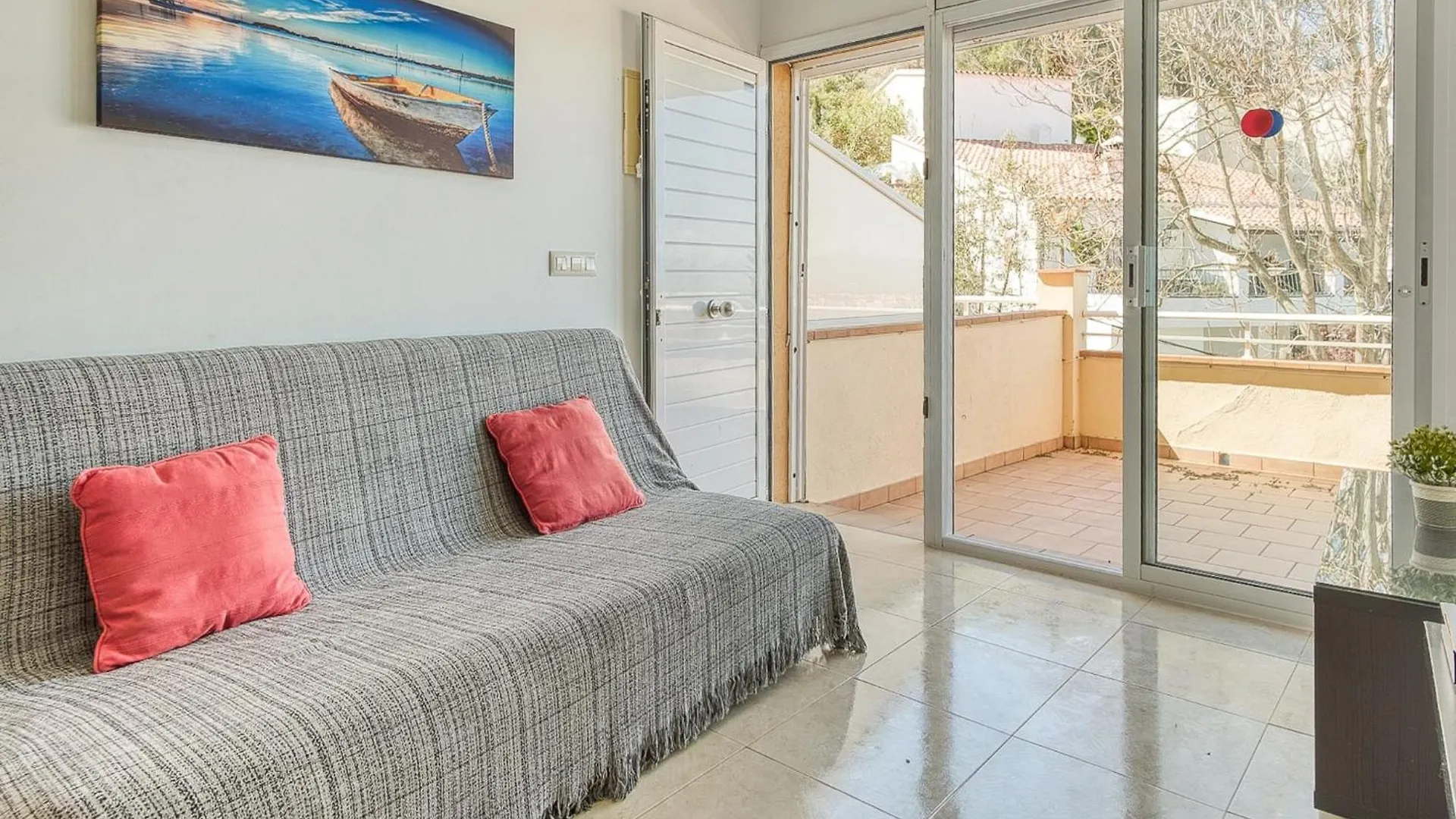 Apartment With View Roses Spanje